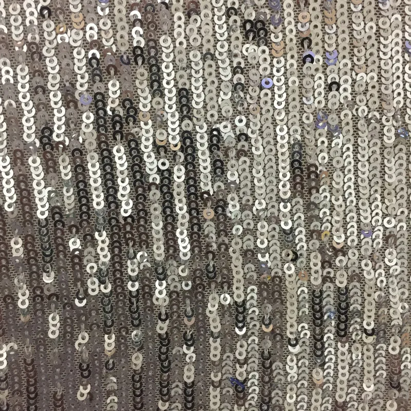 2银白色