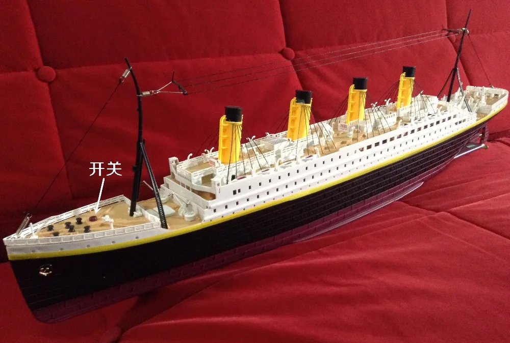 titanic de juguete a control remoto