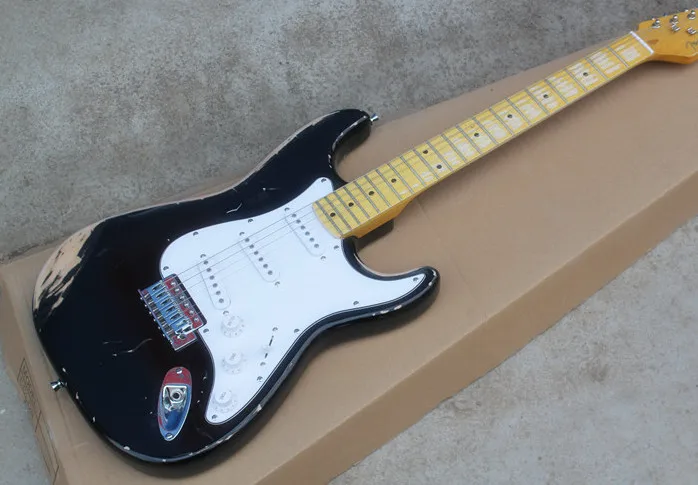 Retro black electric guitar, maple fingerboard, white guard board, SSS pickup, can be customized as required, free delivery Retro black electric guitar, maple fingerboard, white guard board, SSS pickup, can be customized as required, free delivery