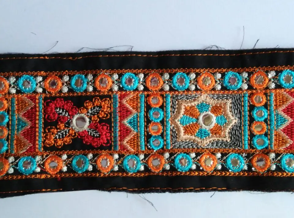 Miao вышивка крестиком зеркальная Вышивка Ткань кружевная отделка 9 см джинсовое платье лента тесьма этническое племенное непальское, индийское Бохо цыганское - Цвет: black as photo