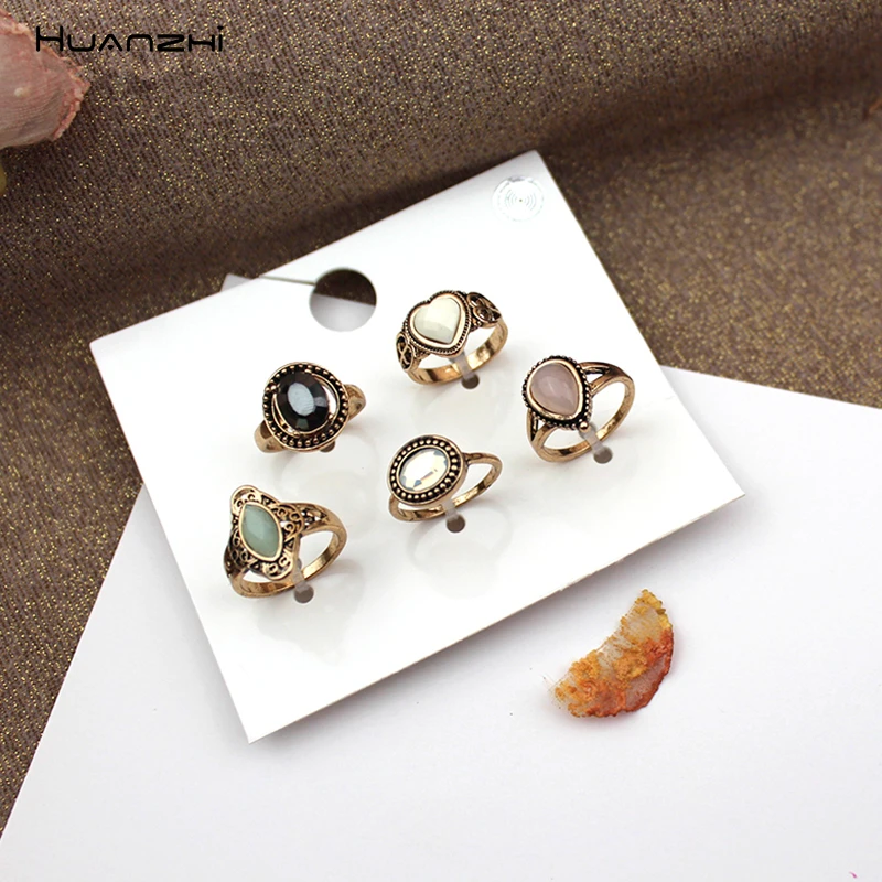 

HUANZHI 2019 Korean Design 5 Pce/Set Colourful Acrylic Geometric Heart Oval Water Droplets Transparent Vintage Rings for Women