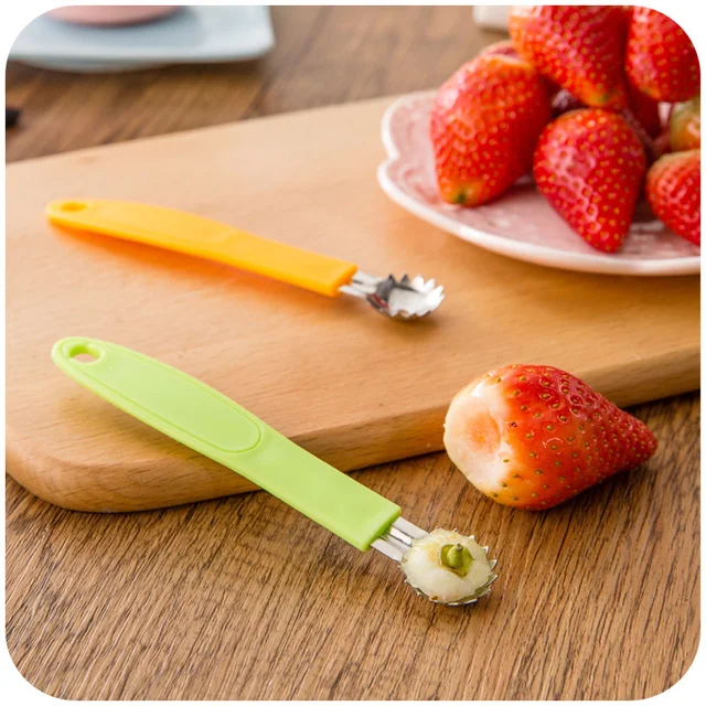 2pcs plastic strawberry tomato stalks spoon separator stems remover