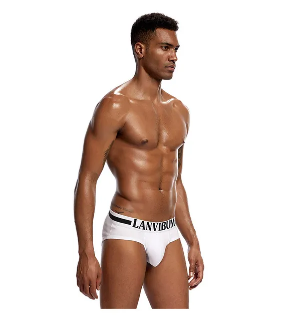 hombres en ropa interior blanca