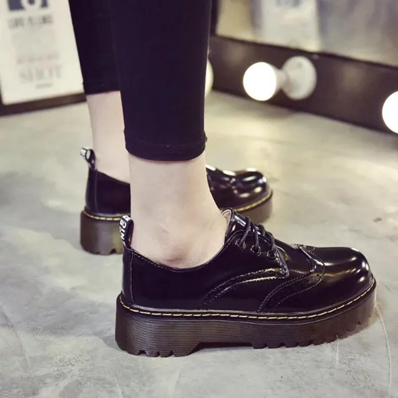 COOTELILI Designer Shoes Women Luxury 2018 Brogue Flat Platform Shoes Woman 4cm Heel PU Leather Lace-Up Ladies Shoes Flats 35-40 (2)