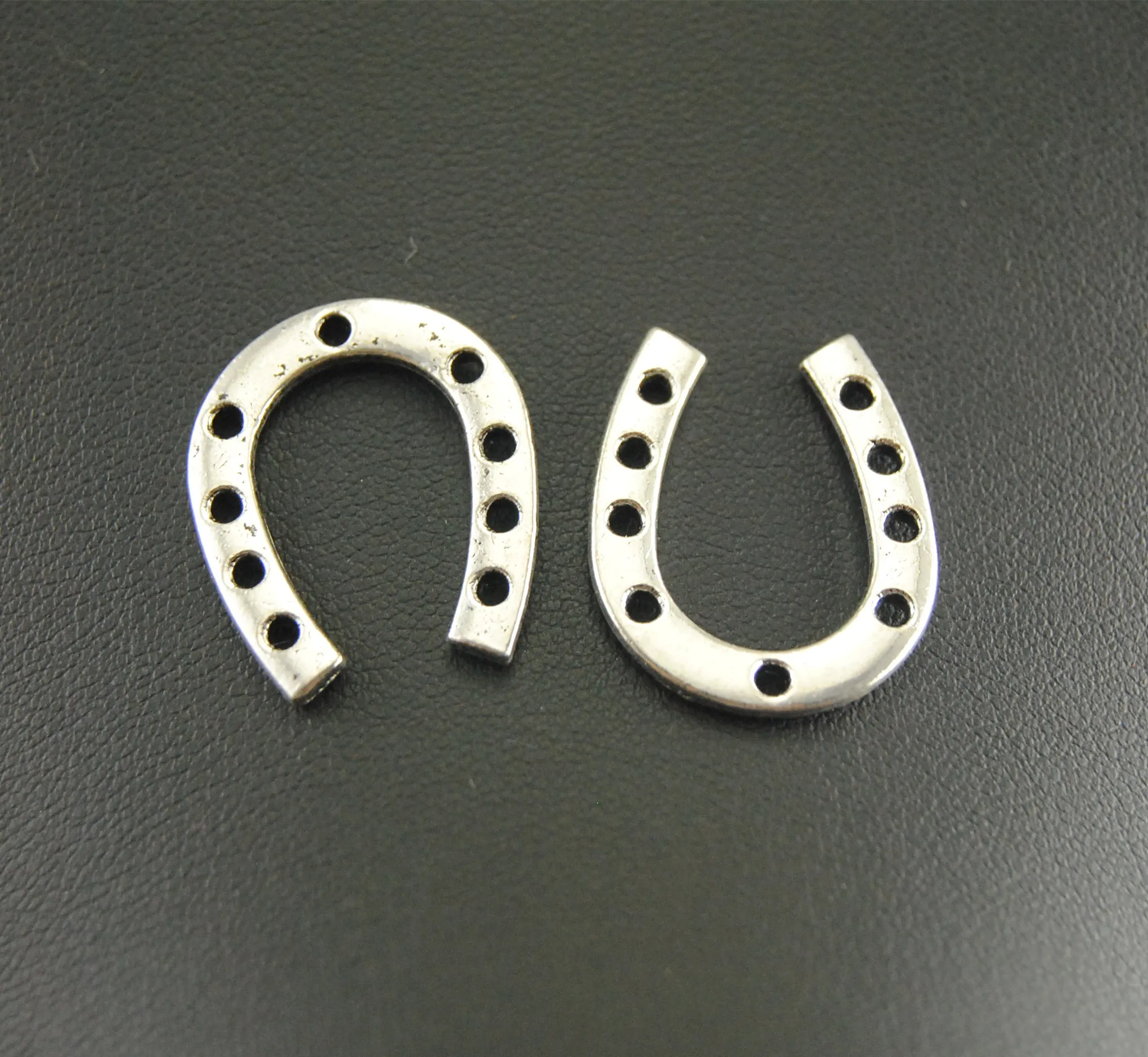 

5pcs 24x20mm Antique Silver Luck Horseshoe Charm Pendants for Jewelry Making DIY Handmade Craft A822