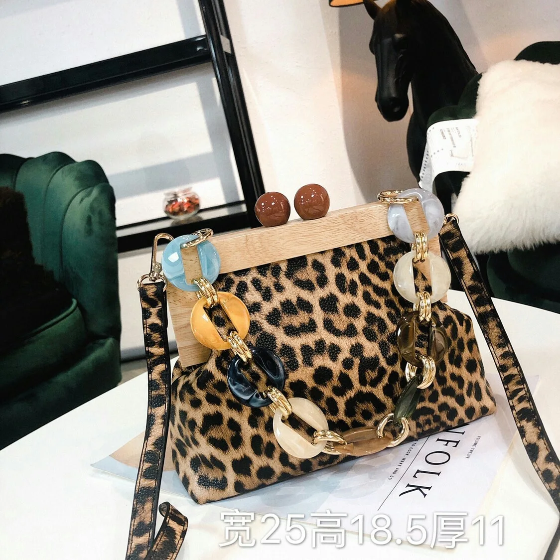 

2019 Summer New Women's Bag Wood Clip Small Square Bag Leopard Shoulder Bag
