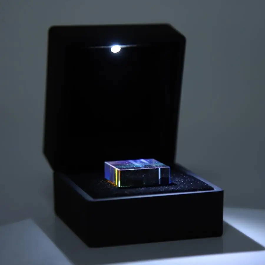 

glass prism 23*23*23mm Six-Sided Bright Light Combine Cube Prism Stained Glass Prism prisma optico New