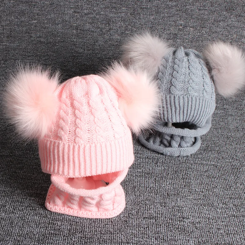 Двойной меховым помпоном детская зимняя шапка теплая Детская кепка для мальчиков, девочек детский Кепки Симпатичные шляпы для детей комплект шапки и шарфа, вязаная шапка, детская зимняя куртка