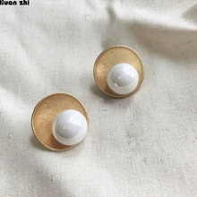 HUANZHI, корейские новые винтажные золотые матовые металлические круглые жемчужные серьги-гвоздики для женщин, девушек, вечерние, подарок