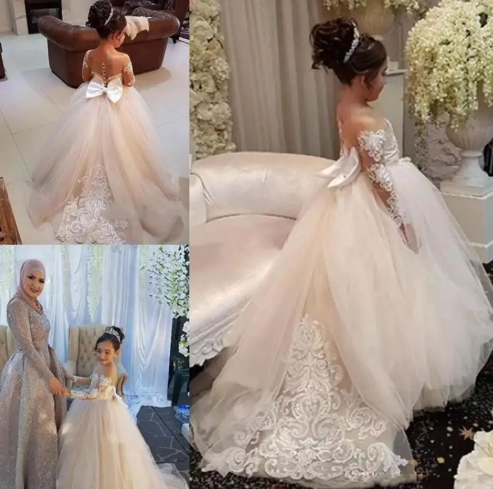 Lovely Flower Girl Dress For Wedding Long Sleeves Lace Appliques Big Bow Sheer Neck First Communion Dress Girls Pageant Gown Lovely Flower Girl Dress For Wedding Long Sleeves Lace Appliques Big Bow Sheer Neck First Communion Dress Girls Pageant Gown