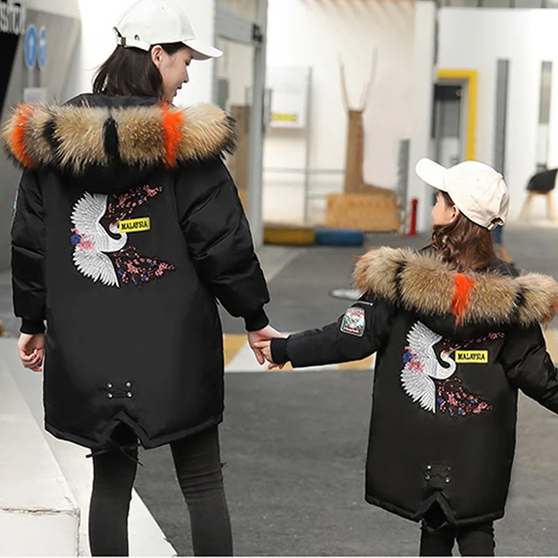 

Mum and Son Daughter Clothes Baby Girls Down Coats with Big Hair Fur Hat Duck Fur Mom and Baby Teenage Girl Matching Clothes