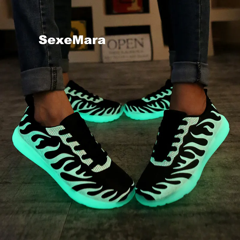 

2018 Sneakers men Running Shoes for men wedge Outdoor oxford Luminous Glowing Sports shoes Walking Trainers Anti-skid Jogging