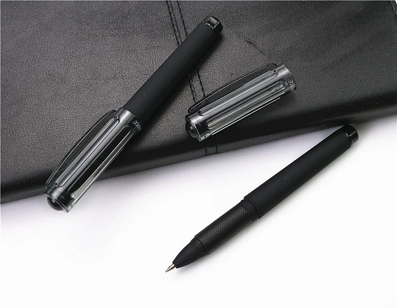 Черная матовая короткая гелевая ручка дает 2 заправки бесплатно резиновый захват нескользящий анти усталость легко носить ручки