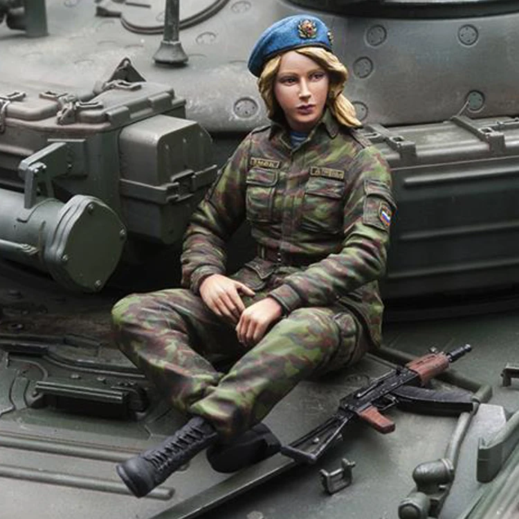 

1/16 Russia Female Infantry, No tank, Resin Model Soldier GK, Modern military theme, Unassembled and unpainted kit