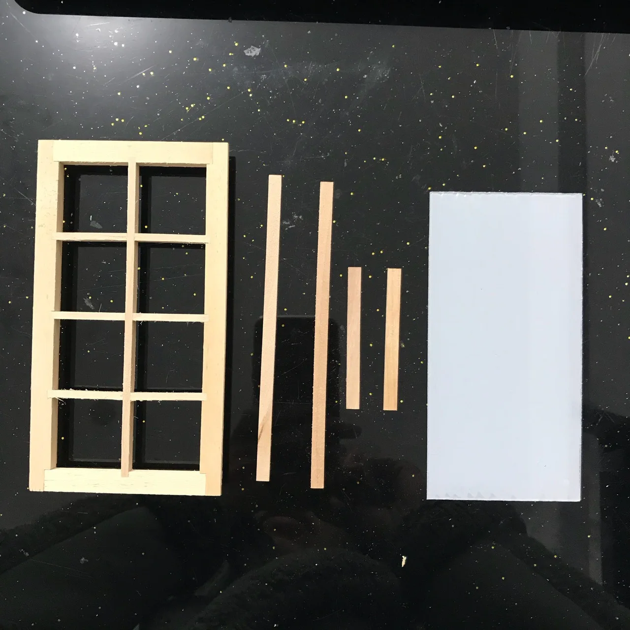 

Durable 1/12 Scale Wooden Miniature Dollhouse Part 8 Field Window Frame Wood