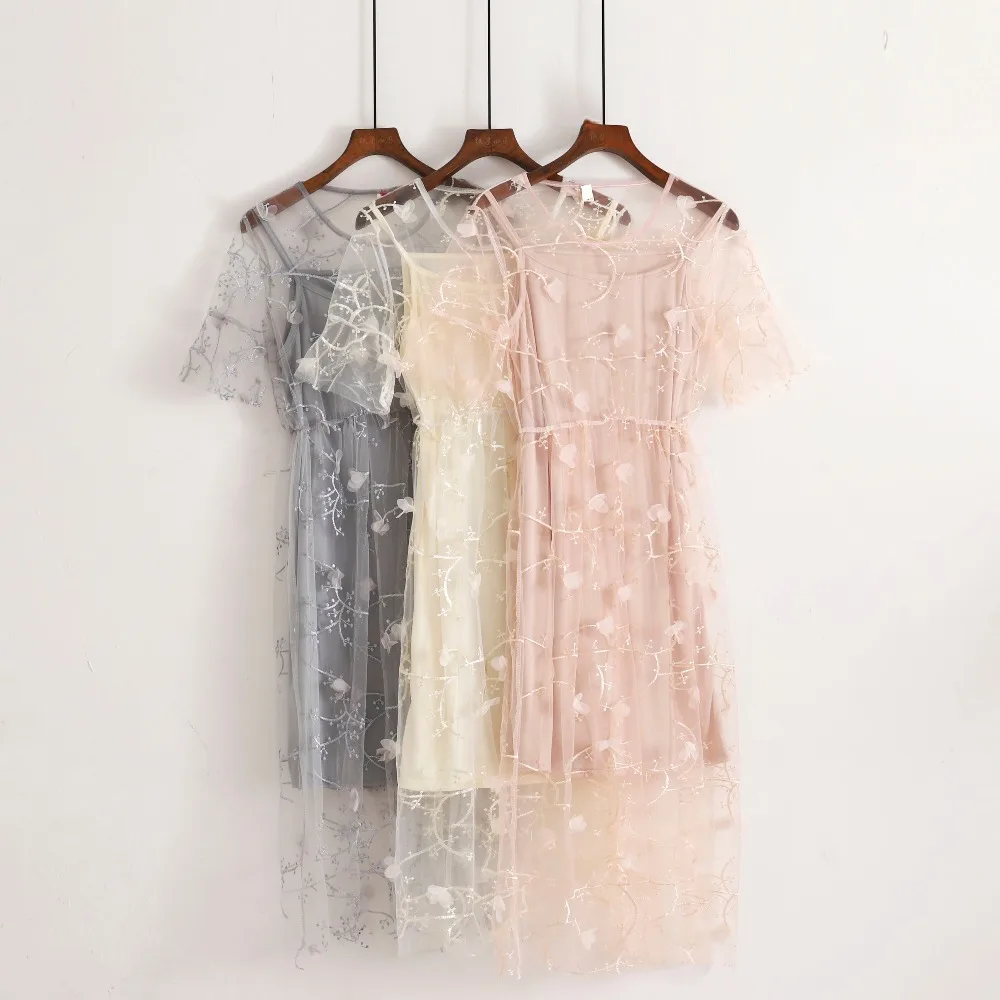 

Women Summer O-Neck Flare Sleeve Embroidery Lace Flower Dress Vintage Elastic Slim Mesh Gauze Voile Pullover Tulle Midi Dresses
