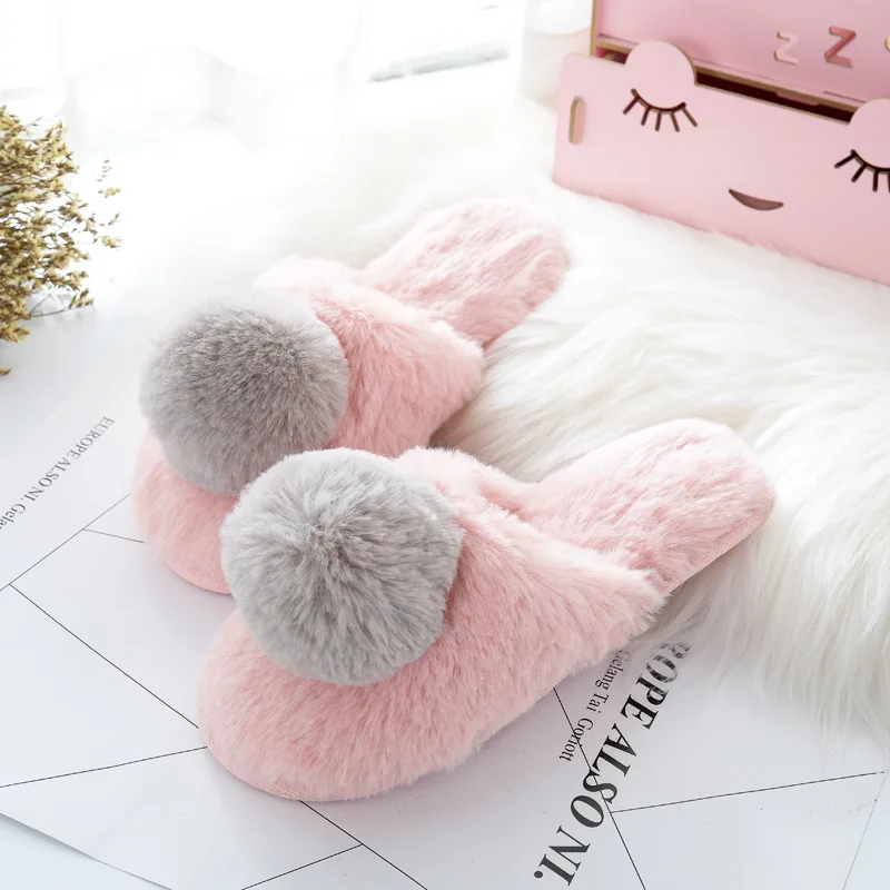 

Cute Ball Winter Shoes Woman Home Slippers Women For Indoor Bedroom House Soft Bottom Cotton Warm Adult Guests Flats
