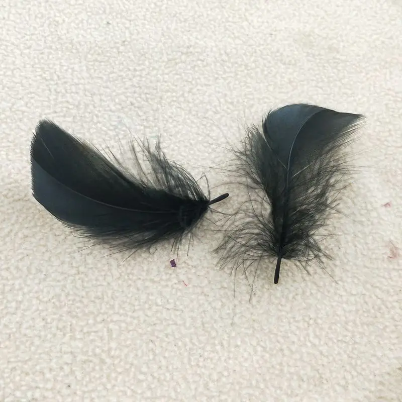 Природные Перья 100 шт/партия 4-7 см 1-2 дюйма маленькие плавающие гусиные перья цветные перья для перьев ручной работы - Цвет: black