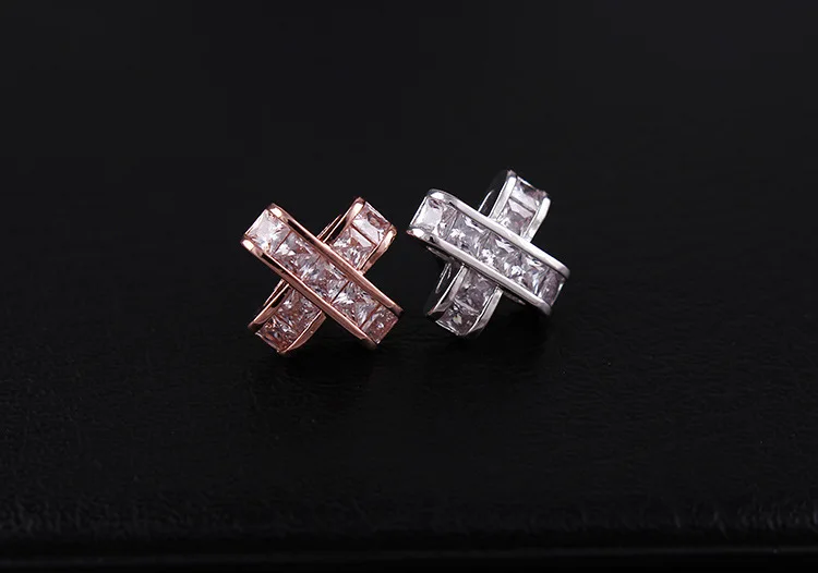 CINDY XIANG New Arrial Cubic Zirconia Cross Collar Pin For Women And Men Unisex Coat Brooch Wedding Accessories High Qulaity