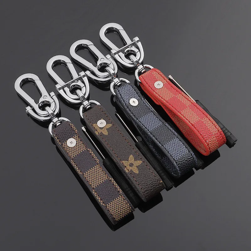 

Fashion Europe and the United States tide brand L home key ring leather key ring chain pendant, four colors available!