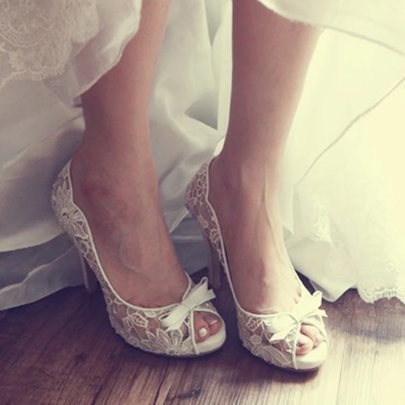 2018 Fiancee Engagement Party Shoes Peep Toe Lace Wedding Shoes Mother of the Bride Shoes White Color Bowtie Party Prom Pumps 2018 Fiancee Engagement Party Shoes Peep Toe Lace Wedding Shoes Mother of the Bride Shoes White Color Bowtie Party Prom Pumps