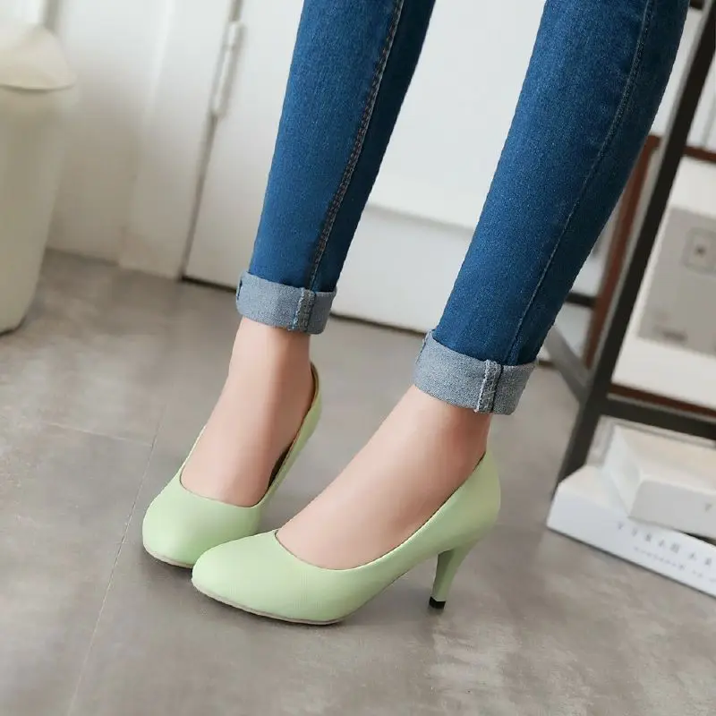 round toe kitten heels