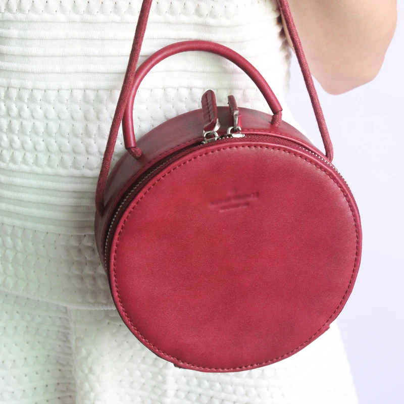 

2018 Winter new arrival cowhide red color black color women's messenger bag circular one shoulder bag genuine leather LY-0090