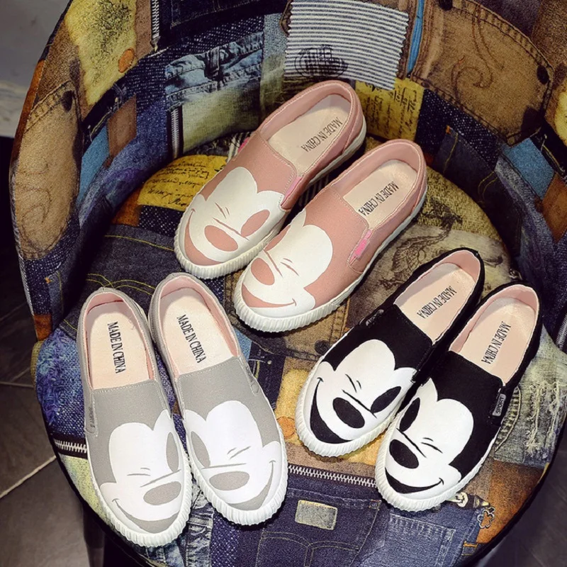 

2018 spring and summer new flat canvas shoes cute cartoon student Mickey round head comfortable shoes female