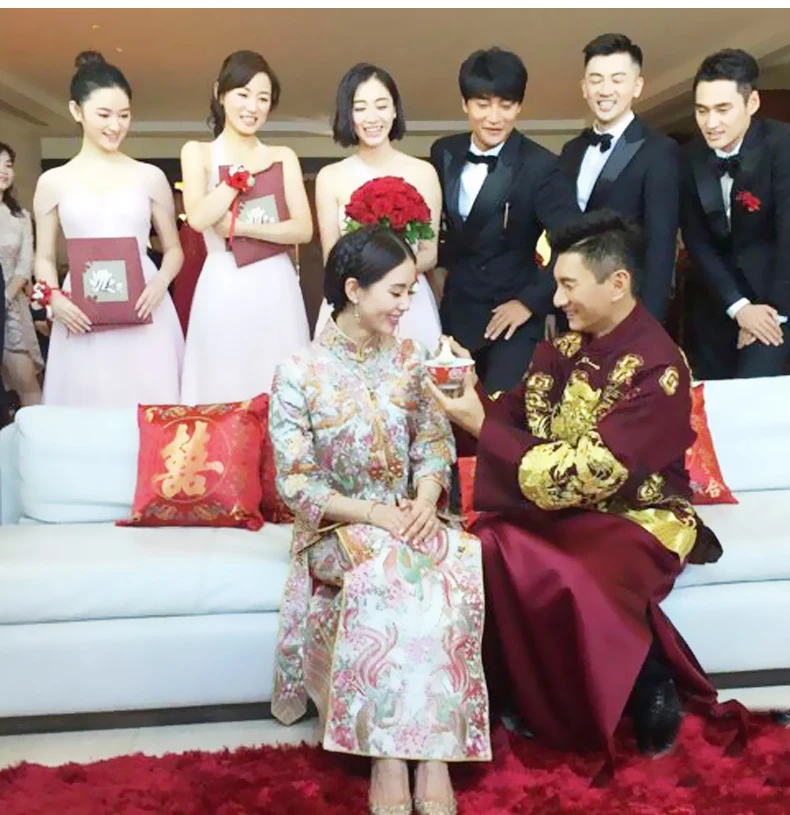 Традиционный китайский свадебное платье Винтаж для мужчин Cheongsam Длинные сатиновое платье-Ципао Вышивка Дракон Vestido Oriental золото парчи
