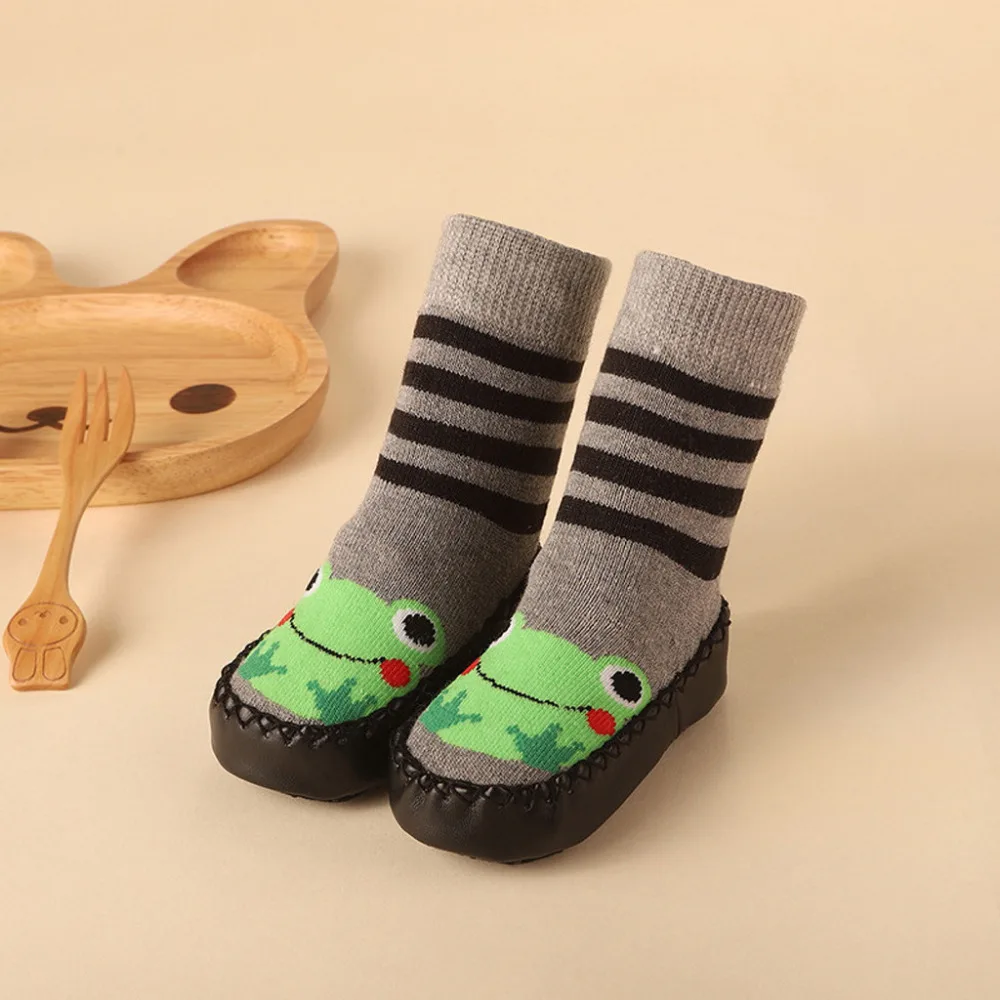 Детские носки для малышей, новые мягкие хлопковые Мокасины унисекс с рисунком для новорожденных, Нескользящие домашние тапочки, носки нескользящие k0304