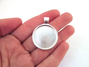 

5 25mm Bezel Settings, silver plated, B52theof