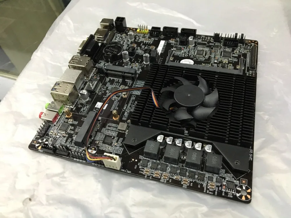 90% OFF  Ultra-thin Mini itx Motherboard Built in CPU A8 6410 R5 Video Graph Processing APU USB 3.0 VGA RJ45