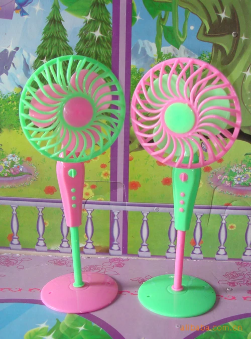 fast shipping! 300pcs/lot! Plastic parts, Barbie fans, toys fan , mini