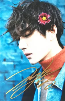 

hand signed Yibo autographed photo 4*6 free shipping 10 versions 062018