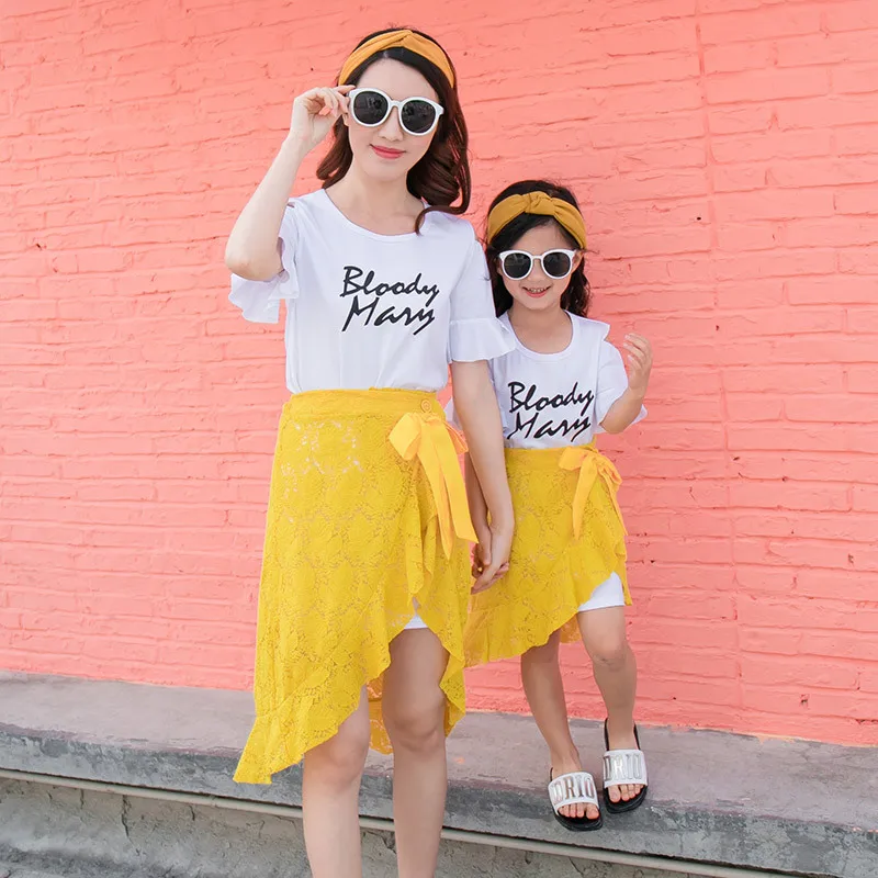 Г. летние одинаковые комплекты для семьи модная Корейская длинная футболка+ кружевная юбка комплект из 2 предметов, комплекты одежды для мамы и дочки семейный образ