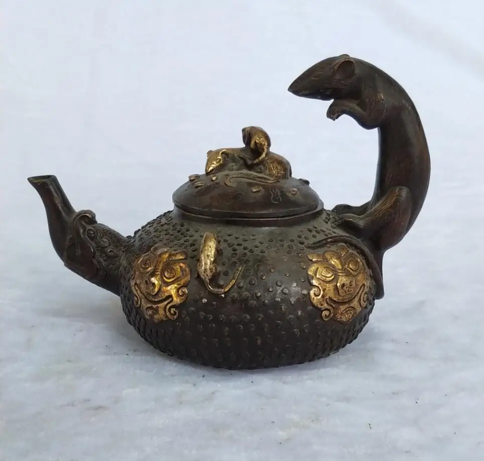 

Collection chinese old bronze gilt carved Mouse Tea pot home art decoration Antique pot Long 16 CM /6.2 INCH