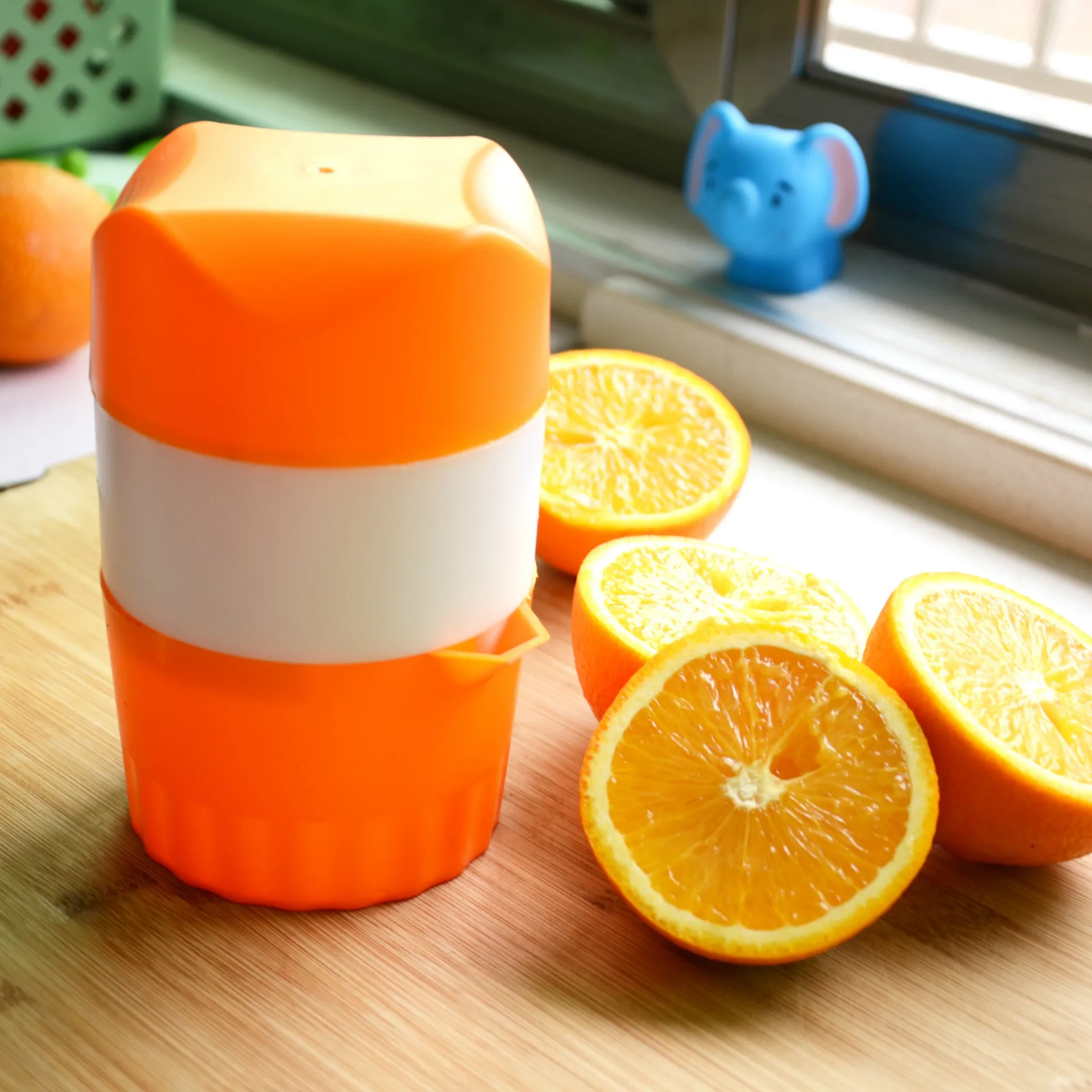 Hand Press Juicer Tool Household Manual Juicer Juice Bottle Mini Travel