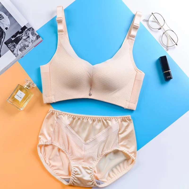 

Sexy Women Push Up Bra set 0.2cm Thin cup Underwear wireless Bralette Adjustable Breast Cover plus Large Size Bras Lingerie sets