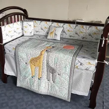 Промо-акция! 8 шт., хлопковые брендовые Детские постельные принадлежности для кроватки, комплект для девочек и мальчиков с героями мультфильмов, для новорожденных(4 бампера+ чехол для кровати+ юбка для кровати+ одеяло+ подушка