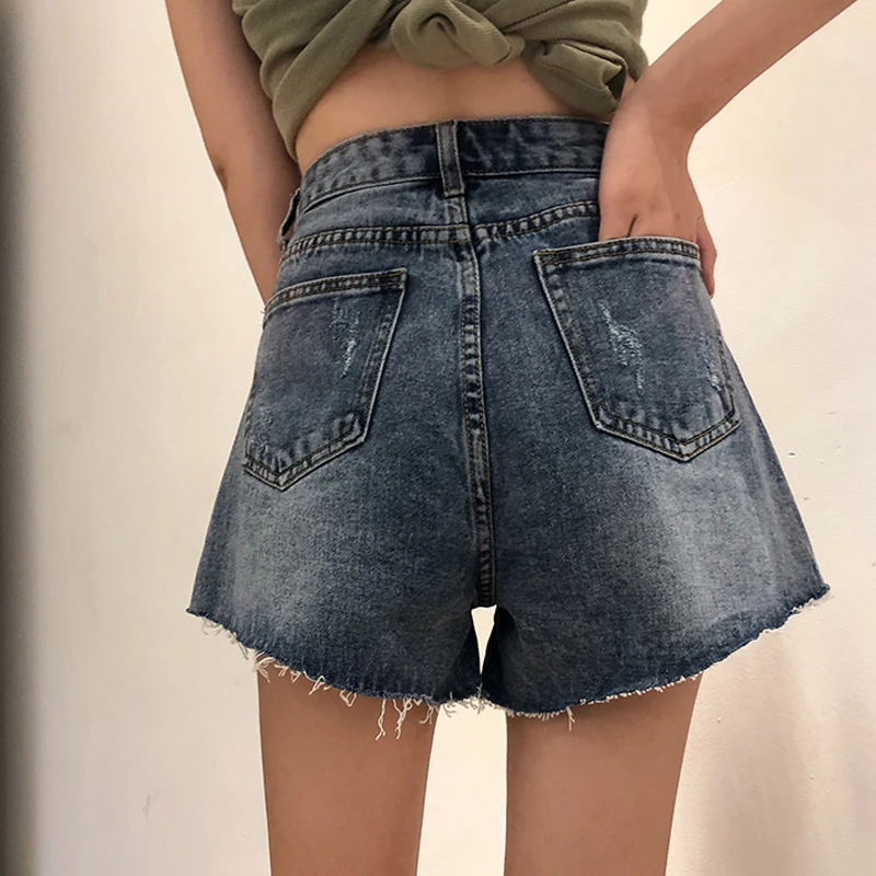 wide short jeans