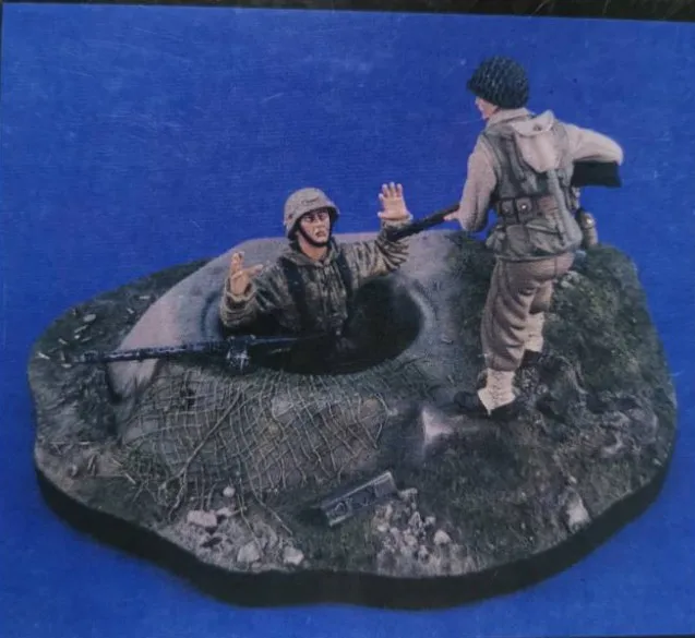 

1/35 Resin Figure Model Kit Unassambled Unpainted 925 (with platform）