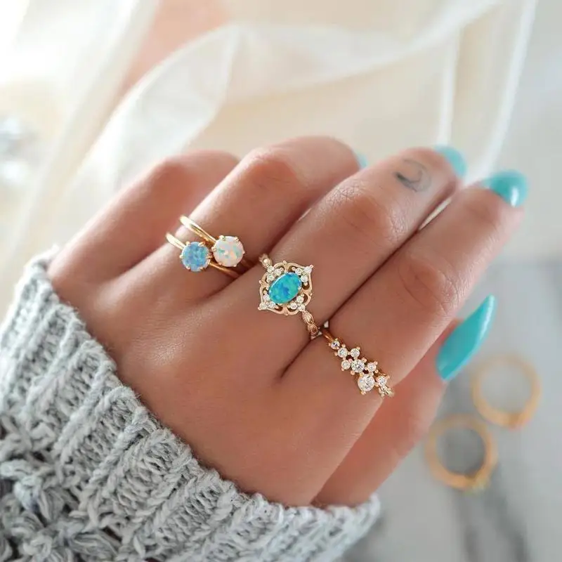 

4PCs Blue Charm Ring Gold Crystal Rings Set Elegant Lady Finger Ring Party Vacation Jewelry Accessories Boho Rings