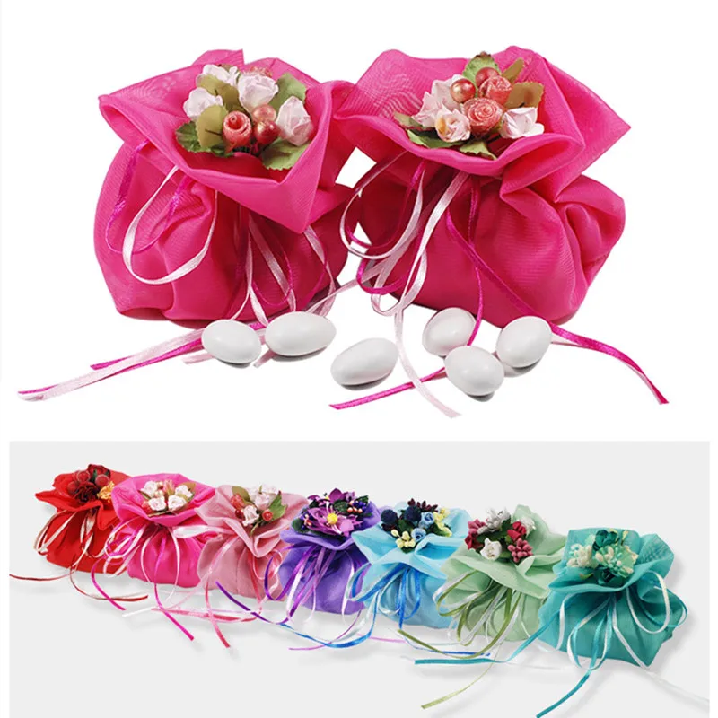 

Italian Style Wedding Favor Candy Gift Bags With Artificial Handmade Flower Bouquets For Party Favours Table Decorations