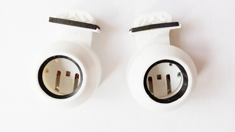 

Waterproof T5 T8 BULB BASE SOCKET LIGHTING SPARE PART, clip on install, working with T5 T8 T5HO bulbs, price for 2 pcs