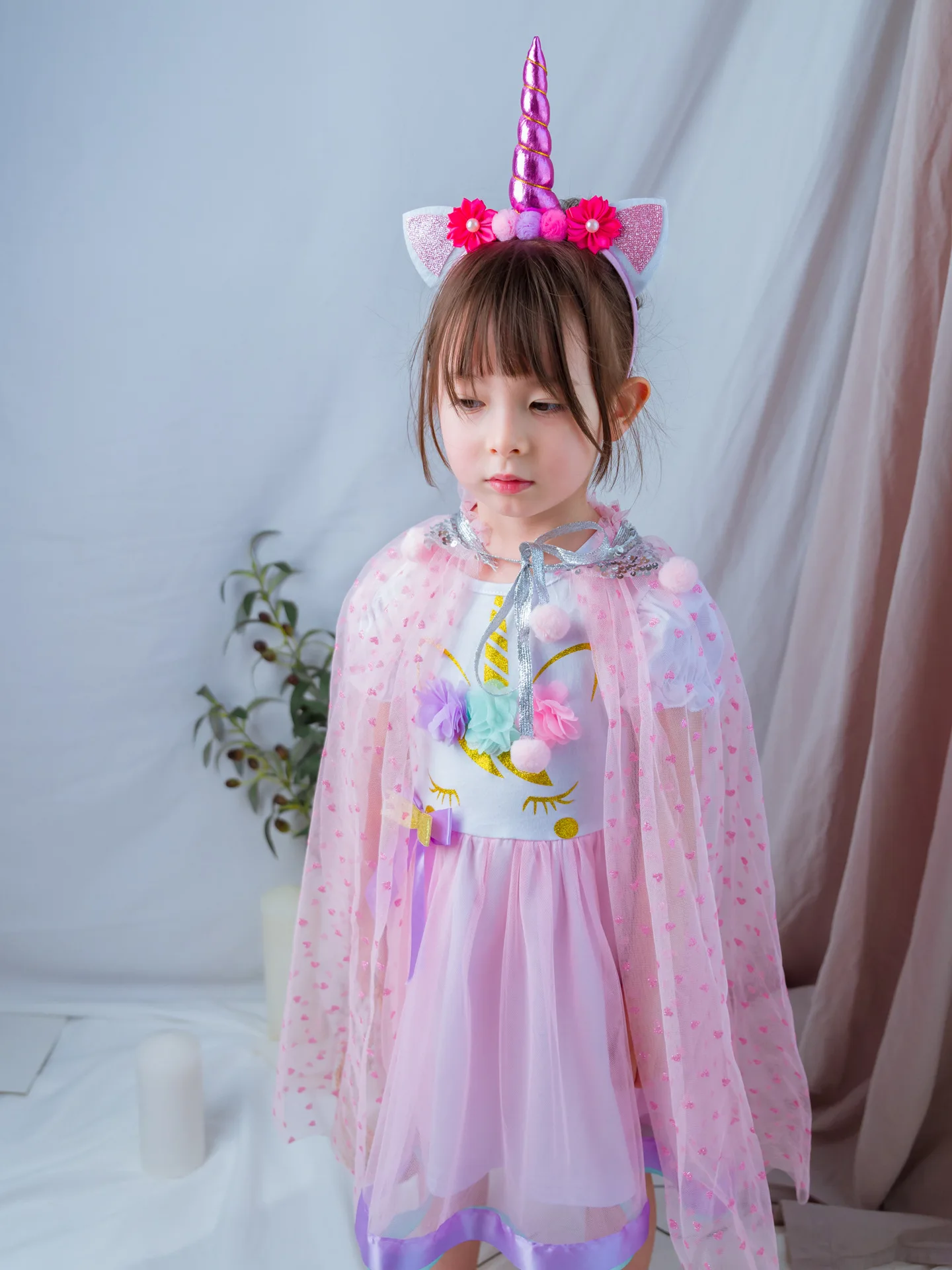Vestido para Fora Festa de Aniversário Natal Tamanho Meninas Manto Lantejoulas Bola Tull Xale Crianças Cabolsa Praia Arco-íris Envoltório Princesa Traje um 10 Cheap Jaquetas e casacos
