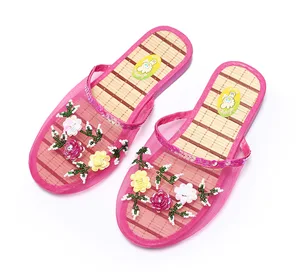 Image 3 - 2019 kobiety oddychające kapcie cekiny kwiatowa domowa płaskie buty damskie letnie drążą siatkowe kapcie plażowe casualowe sandały