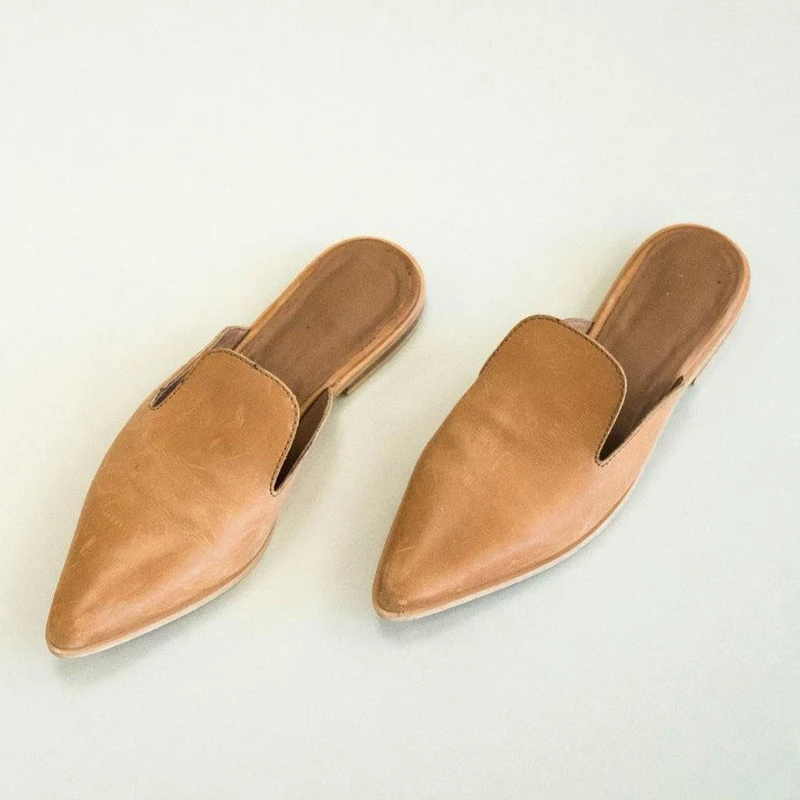 

Size 34-41 Ladies Leather Mules Shoes Women Slippers Summer Flat Slippers Women Shoes Point Toe Outdoor Slides zapatos de mujer