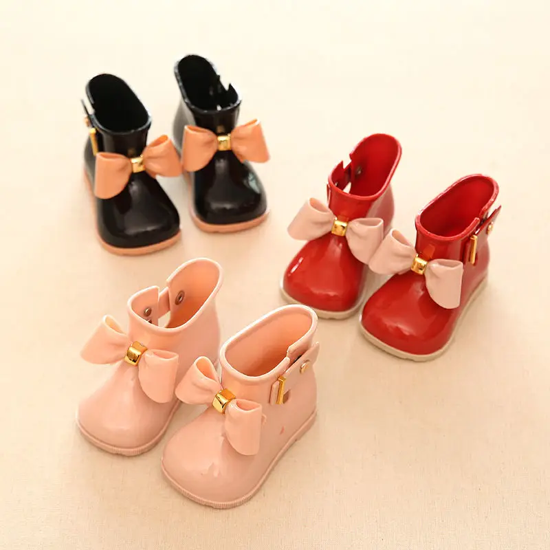 baratas Menina Botas Bebê Crianças Botas De Chuva meninas do bebê Botas de Chuva Quente Beleza Arco Rainboots Borracha Sapatos Da Moda Criança Crianças Geléia sapatos