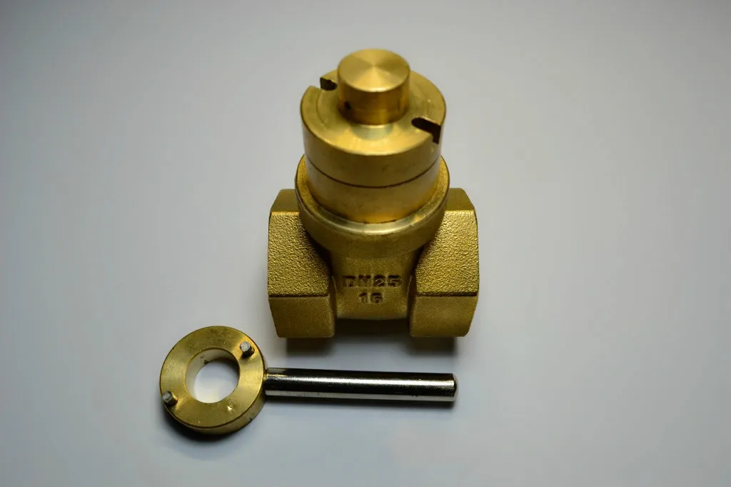 Brass Key Lock Gate Valve Female Thread gas oil water-in Valve from