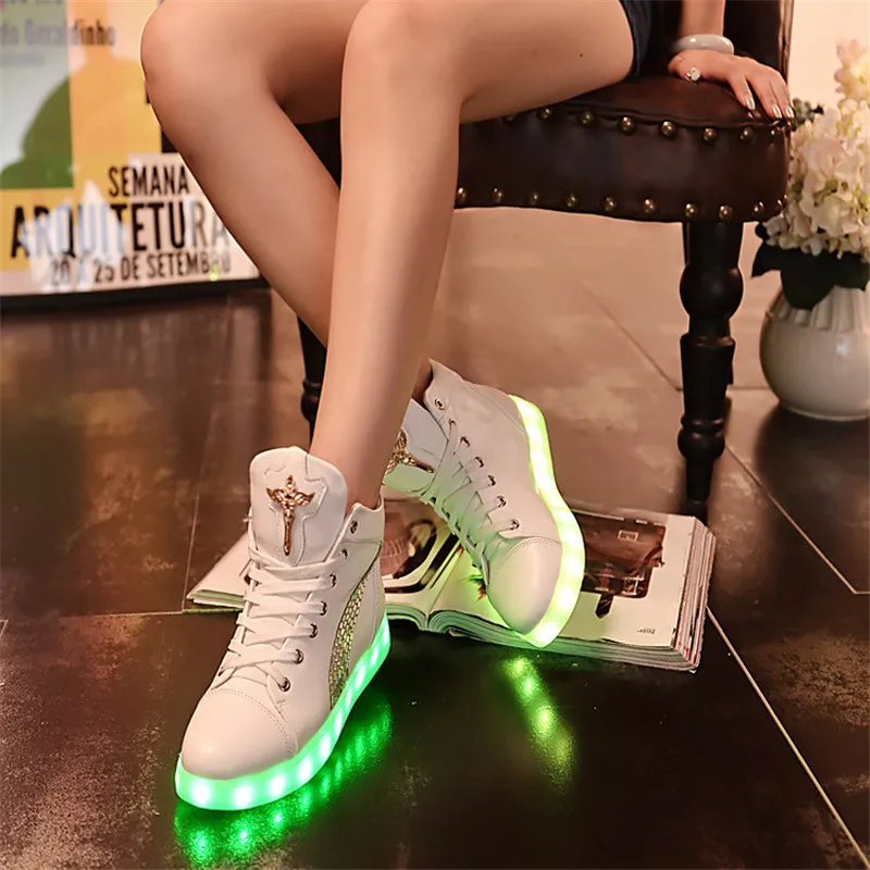 Сезон весна-лето; Яркая обувь, зарядка от USB, светодиодный свет светящиеся туфли flash светящаяся обувь для пары спортивные туфли